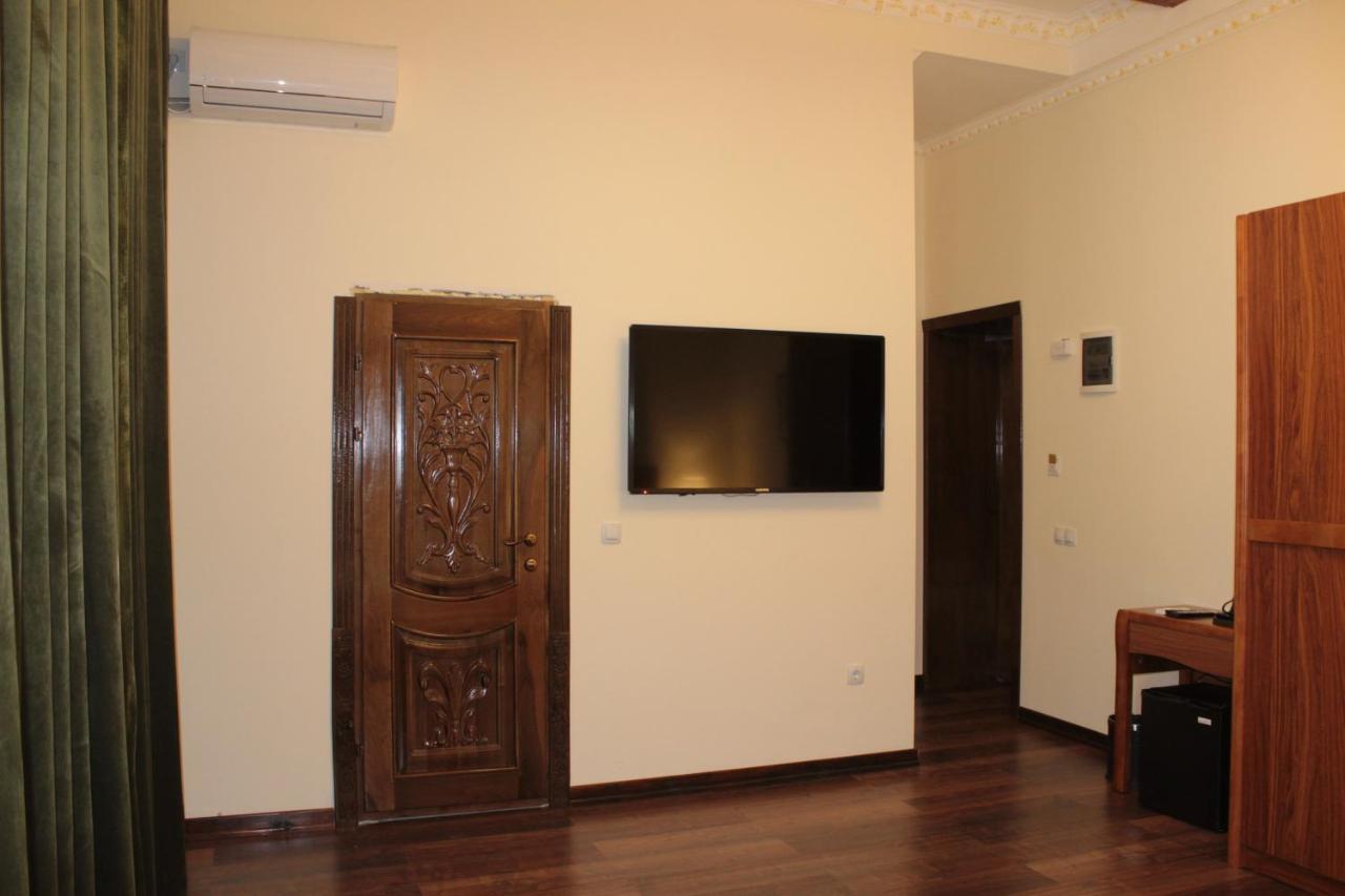 Kok-Art Hotel Jalal-Abad Ngoại thất bức ảnh