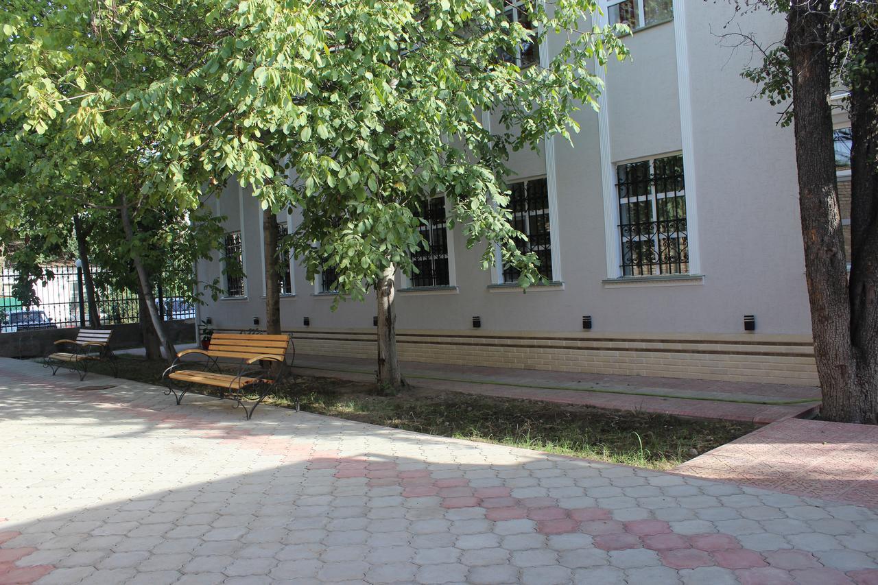 Kok-Art Hotel Jalal-Abad Ngoại thất bức ảnh