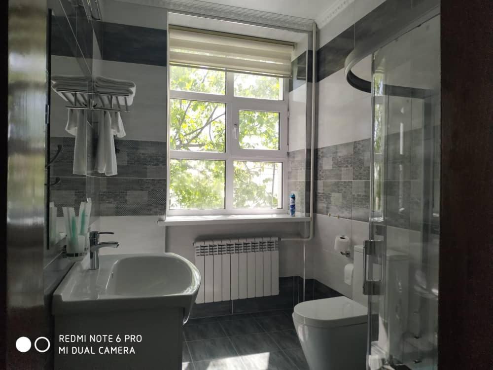 Kok-Art Hotel Jalal-Abad Ngoại thất bức ảnh